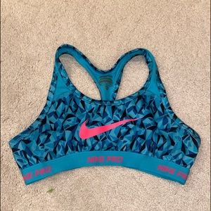 Girls Nike Pro Sports bra size M